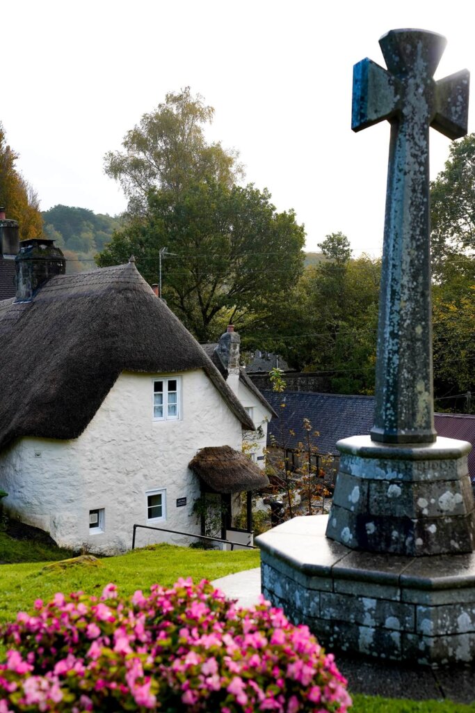 thatched cottage in Lustleigh in Dartmoor National Park