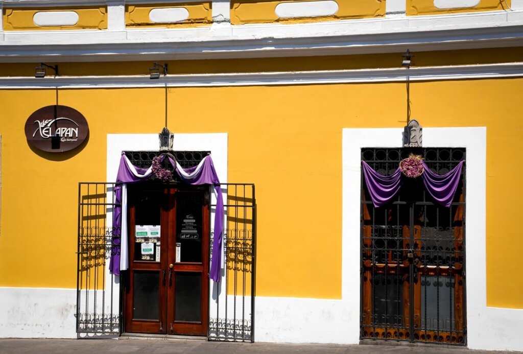 Entrance to Xelapan bakery in Xela