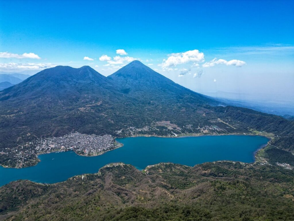 Volcan Toliman and Atitlan