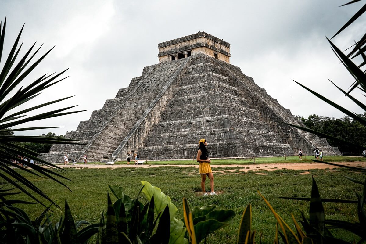 El Castillo Pyramid Temple Chichen Itza Mexico