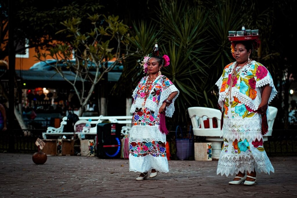 Dancers in Parque Principal Valladolid Mexico